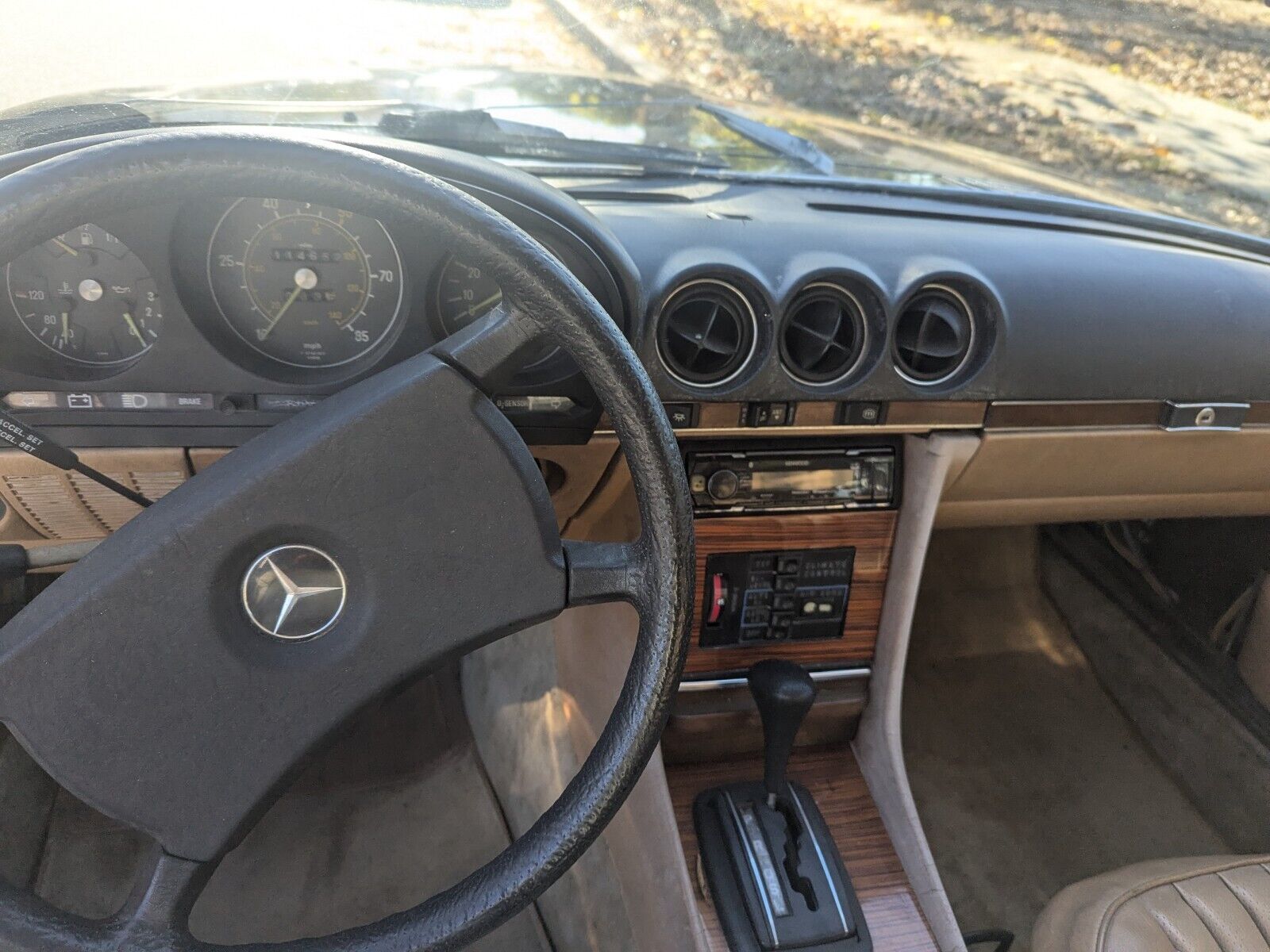 Mercedes-Benz-SL-Class-1980-Convertible-15
