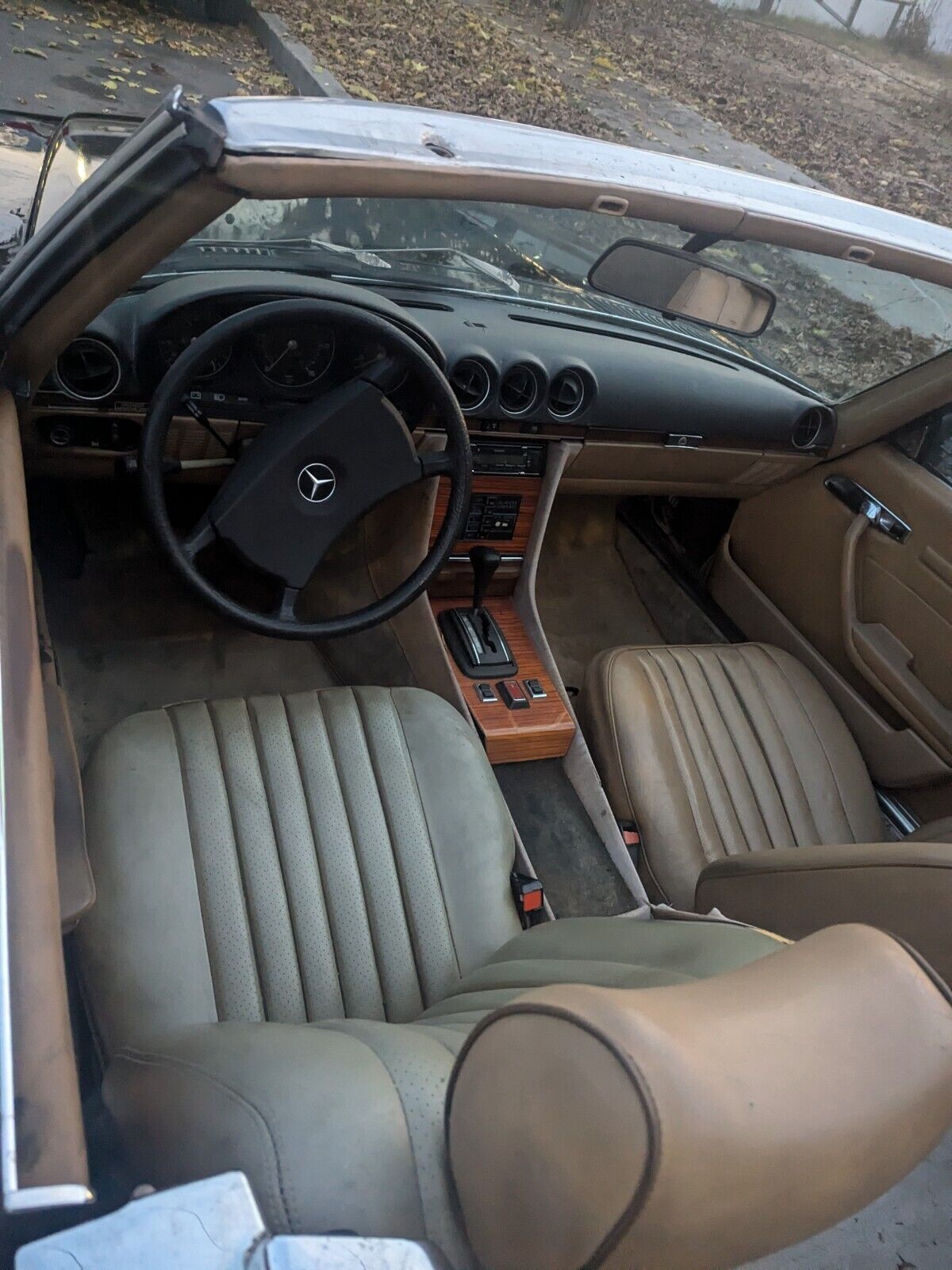 Mercedes-Benz-SL-Class-1980-Convertible-9