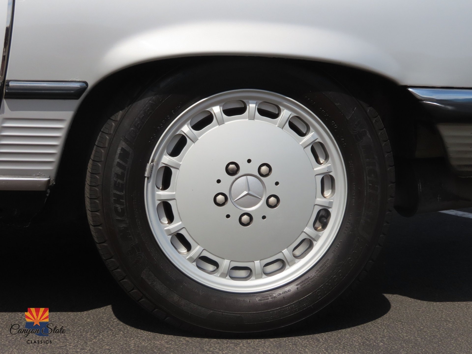 Mercedes-Benz-SL-Class-1980-Other-18