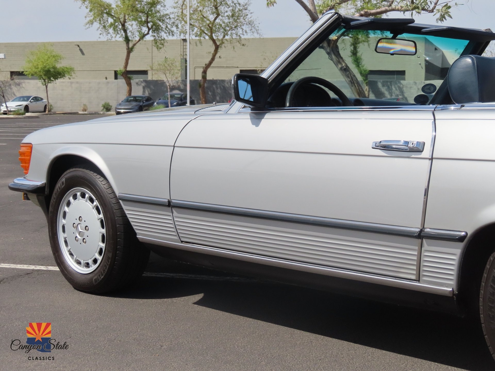 Mercedes-Benz-SL-Class-1980-Other-19
