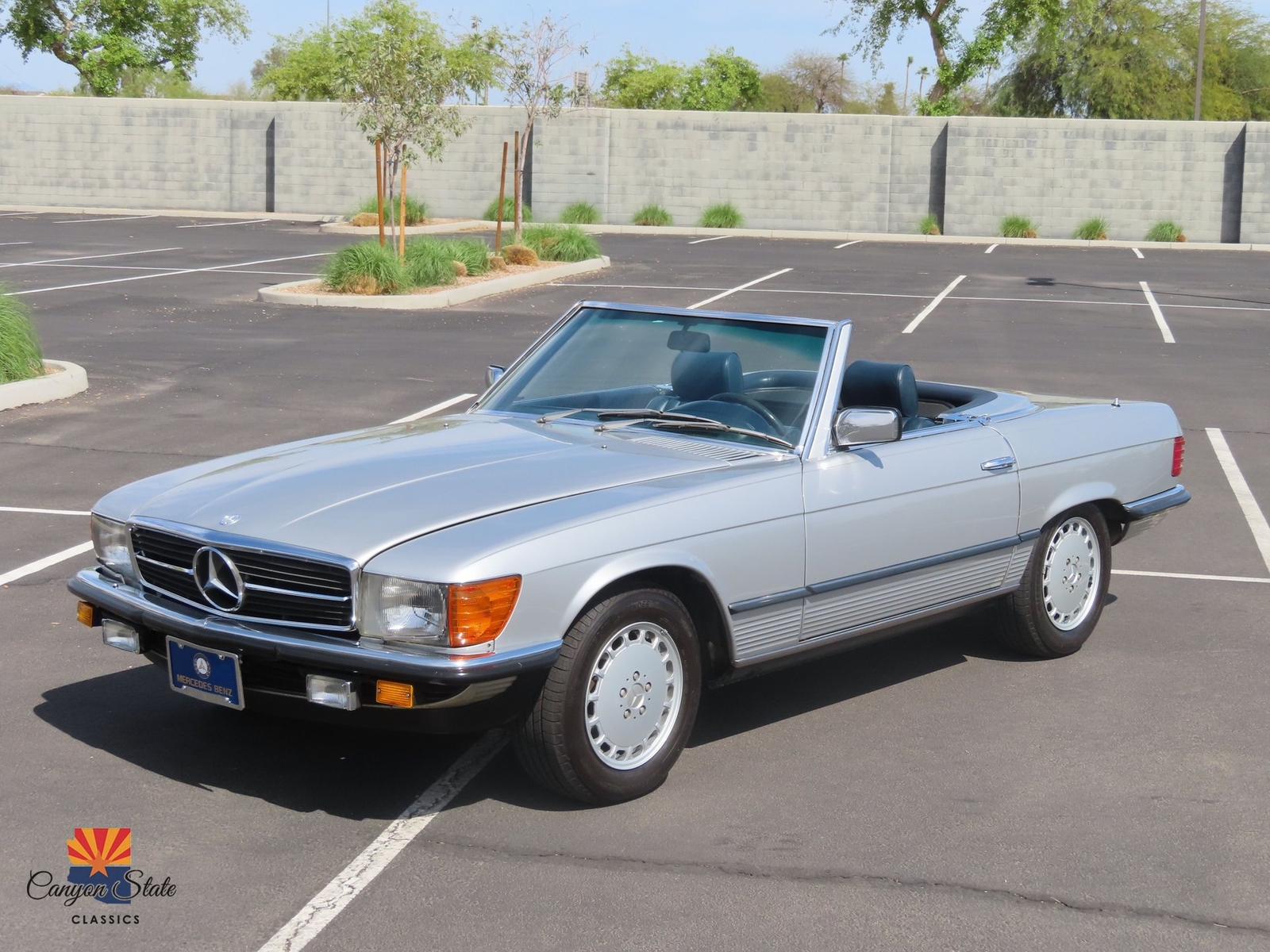 Mercedes-Benz-SL-Class-1980-Other-4