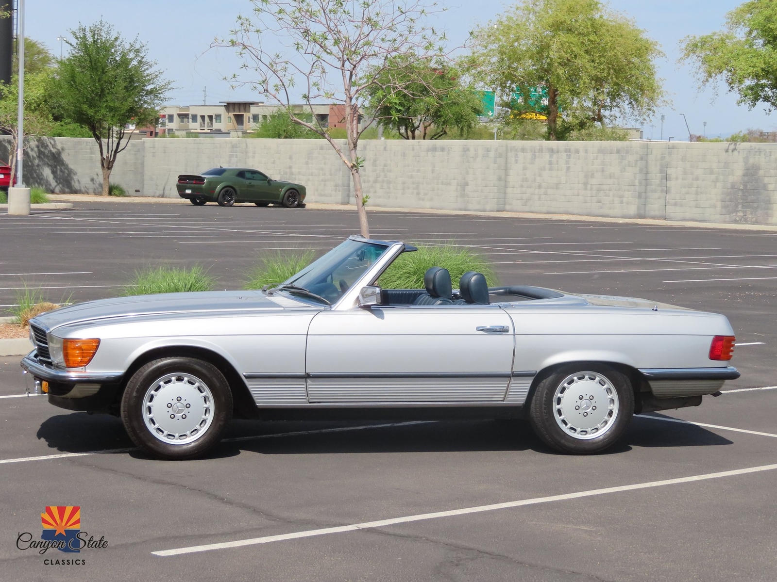 Mercedes-Benz-SL-Class-1980-Other-6