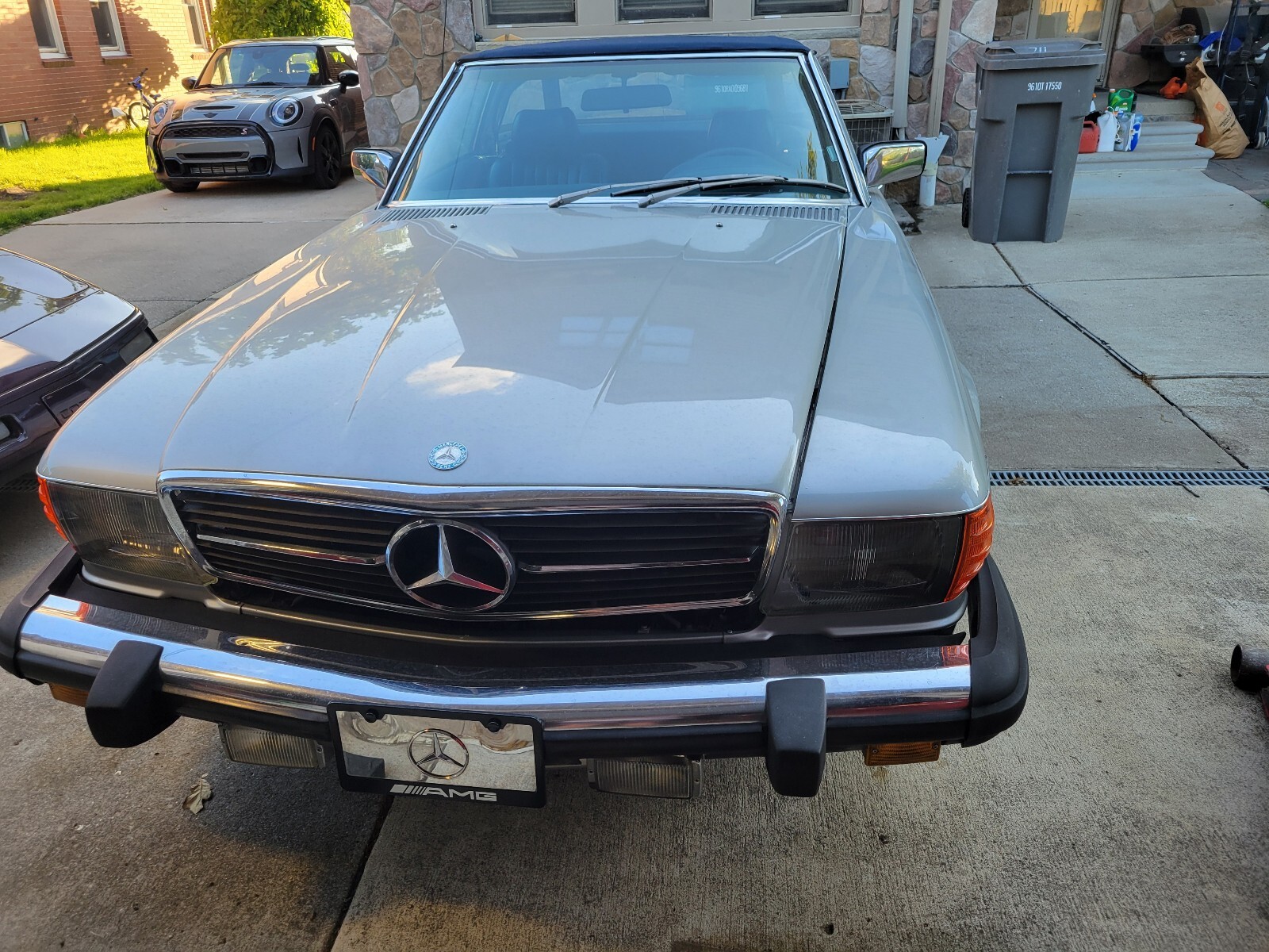 Mercedes-Benz-SL-Class-1981-11
