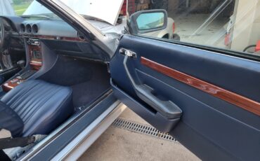 Mercedes-Benz-SL-Class-1981-15