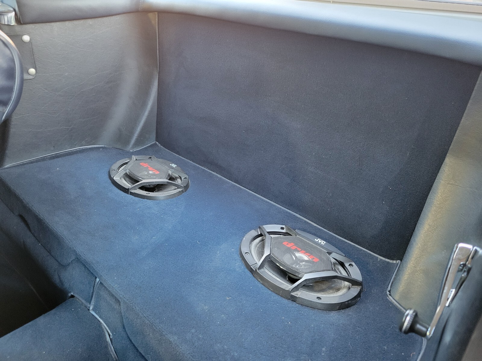 Mercedes-Benz-SL-Class-1981-16