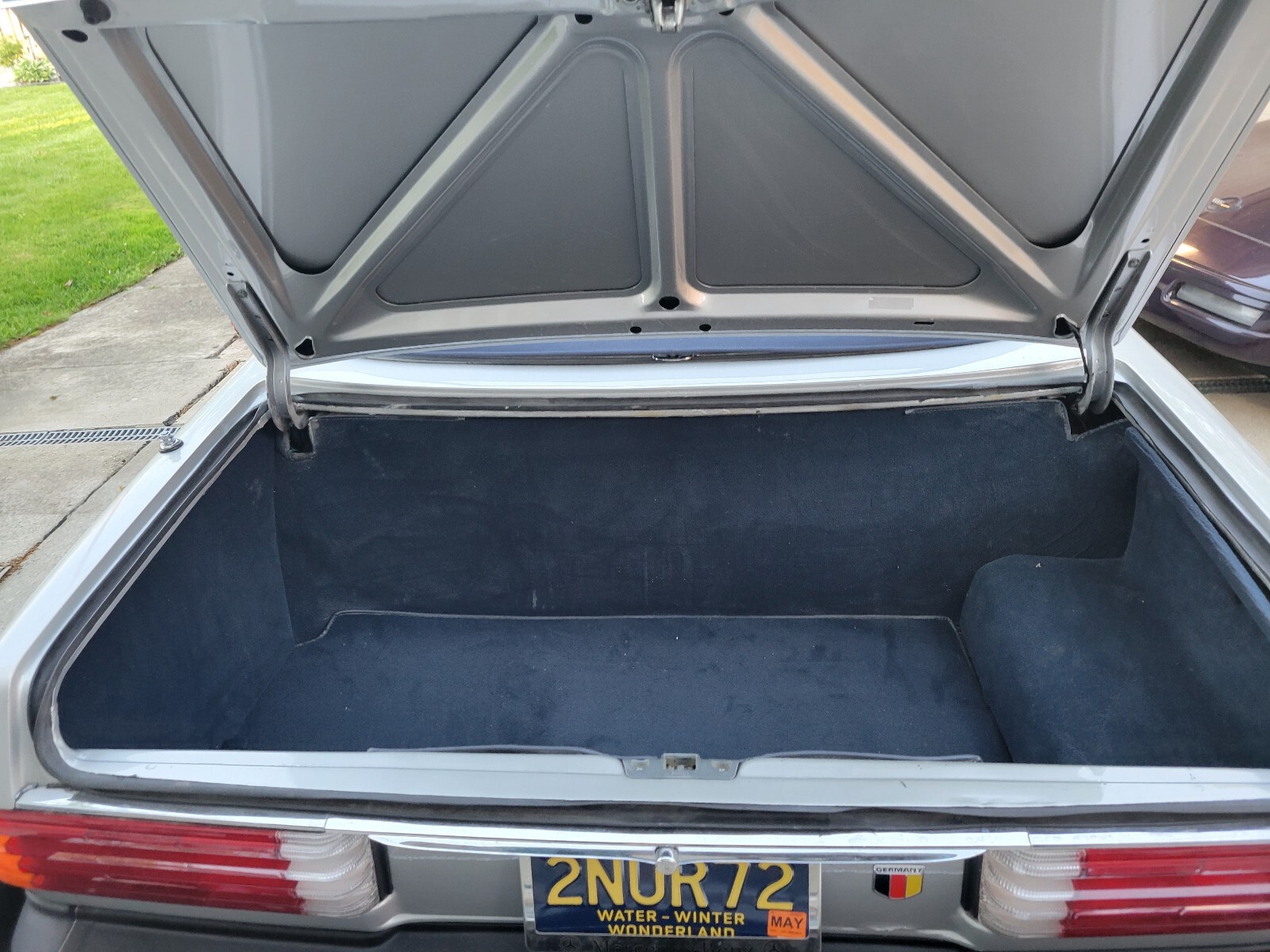 Mercedes-Benz-SL-Class-1981-17