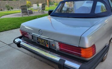 Mercedes-Benz-SL-Class-1981-3