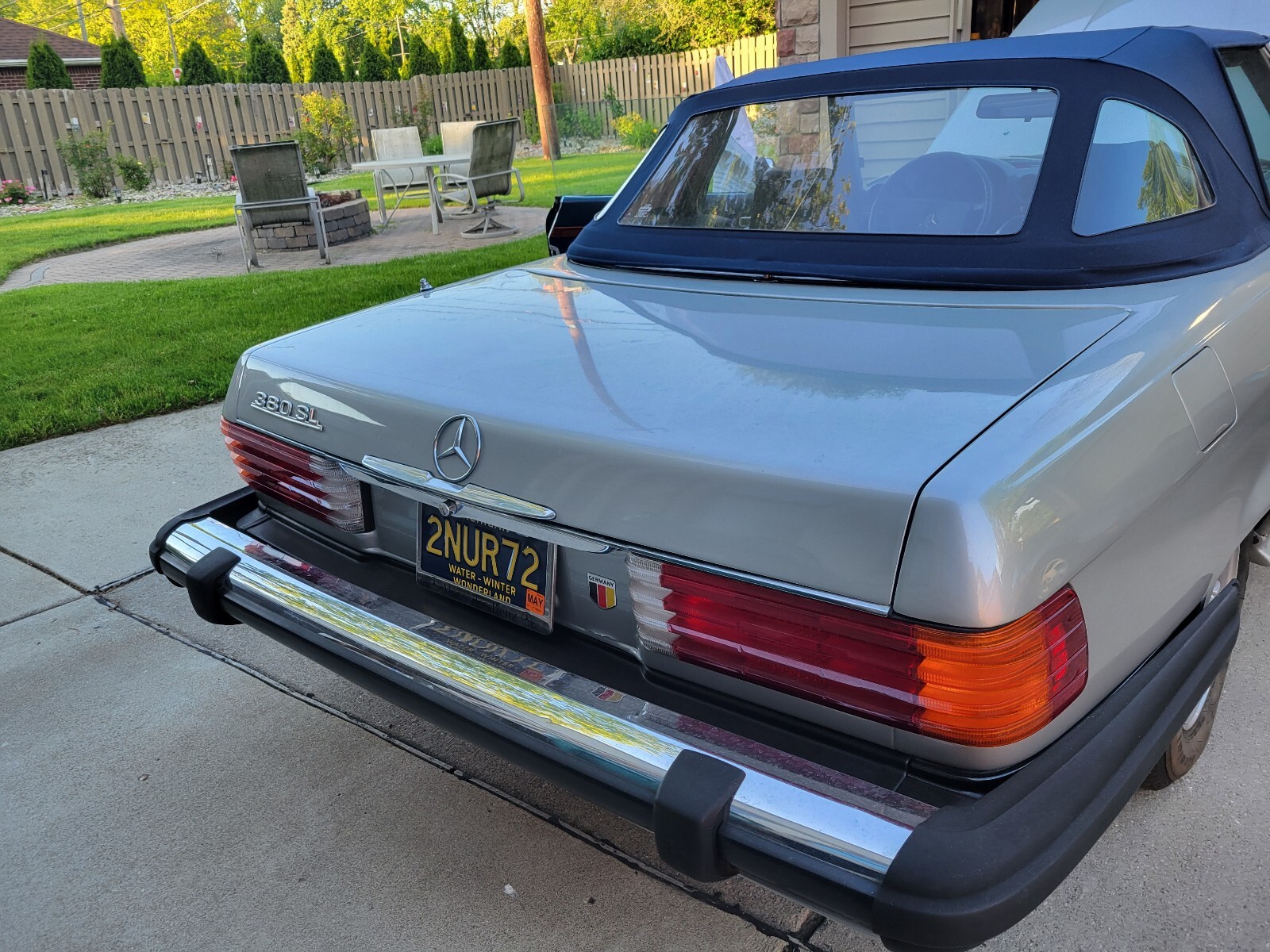 Mercedes-Benz-SL-Class-1981-3