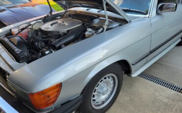 Mercedes-Benz-SL-Class-1981-7