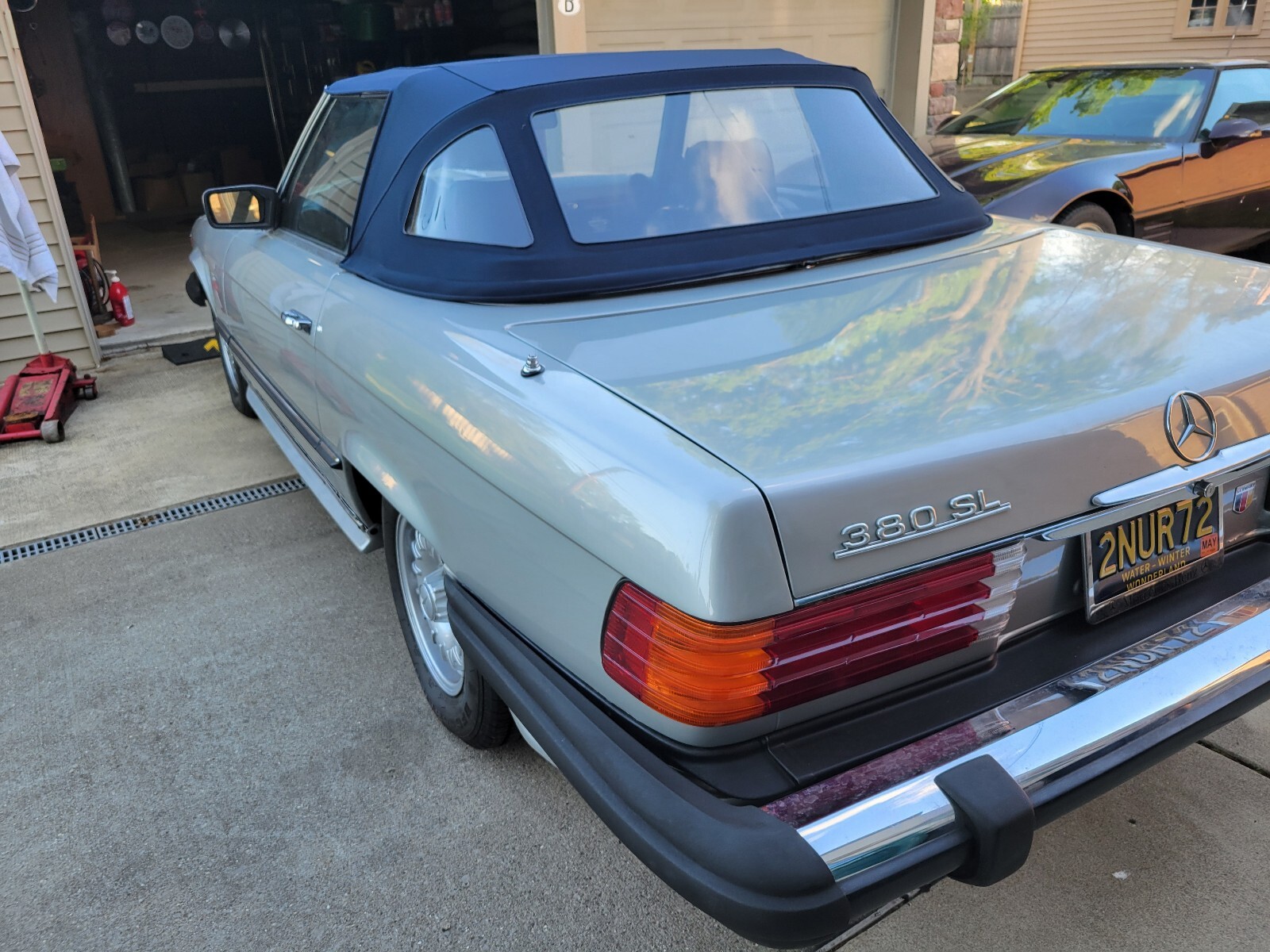 Mercedes-Benz-SL-Class-1981-8
