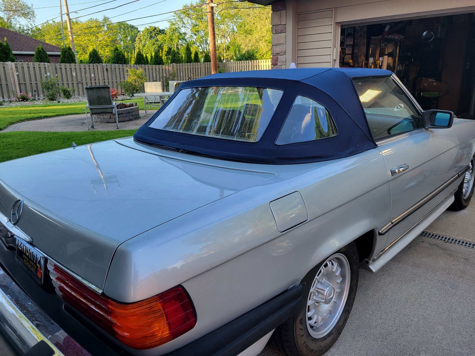 Mercedes-Benz-SL-Class-1981-9