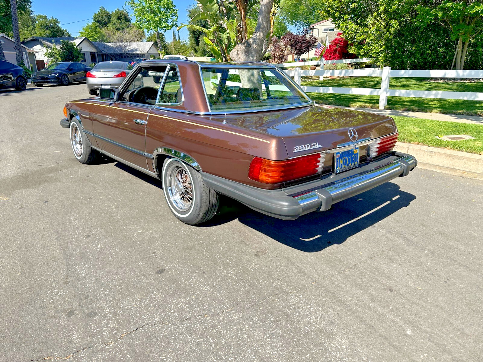 Mercedes-Benz-SL-Class-1981-Convertible-10