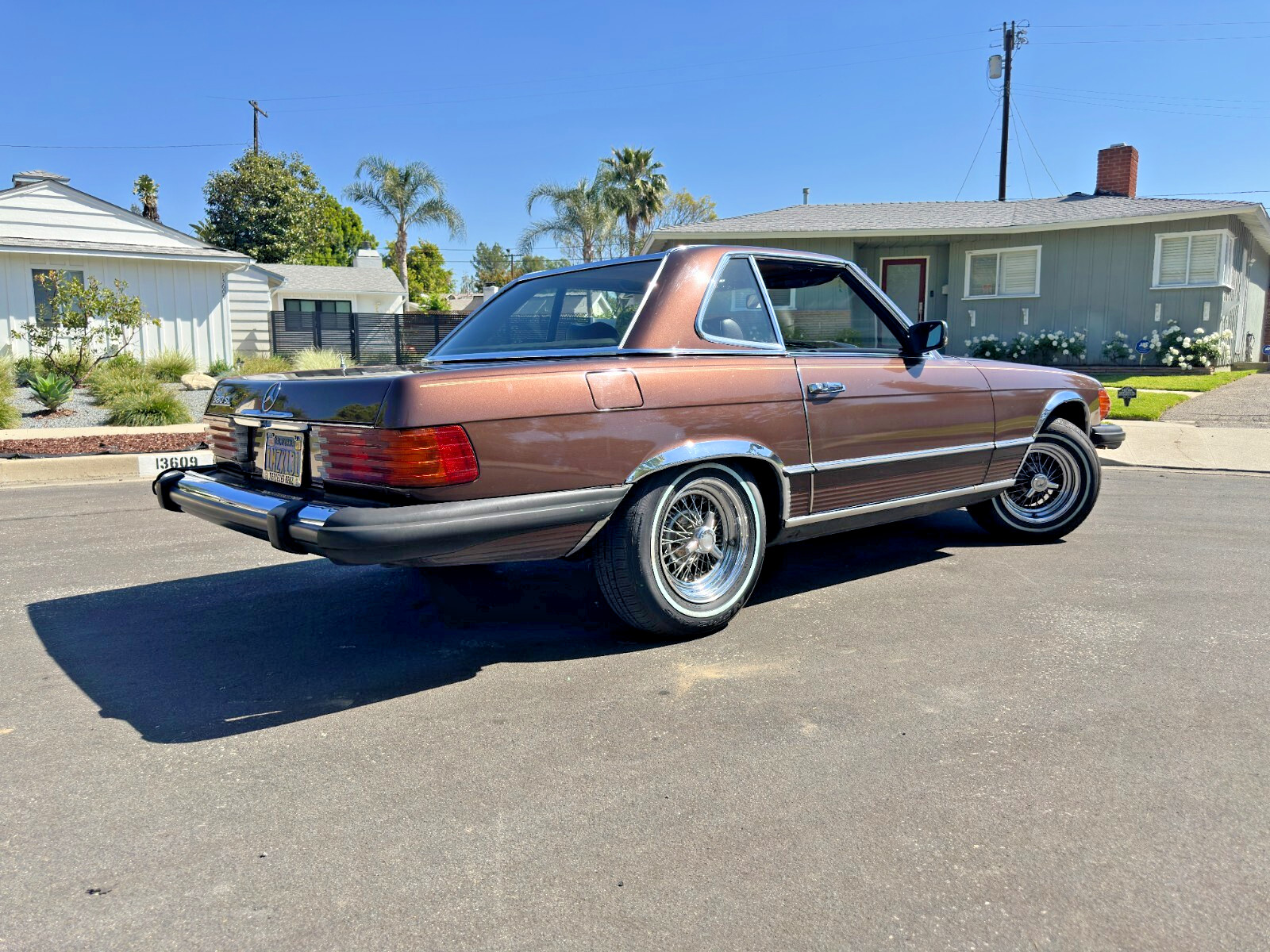 Mercedes-Benz-SL-Class-1981-Convertible-11
