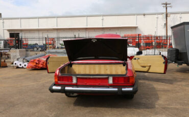 Mercedes-Benz-SL-Class-1981-Convertible-12