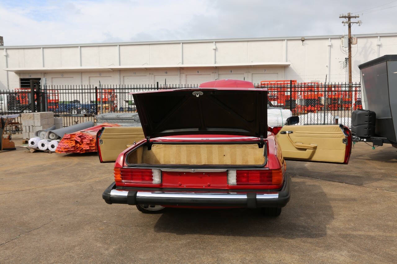 Mercedes-Benz-SL-Class-1981-Convertible-12