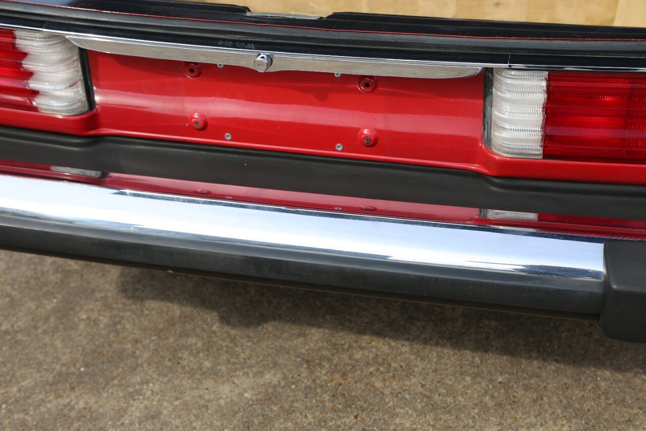 Mercedes-Benz-SL-Class-1981-Convertible-13