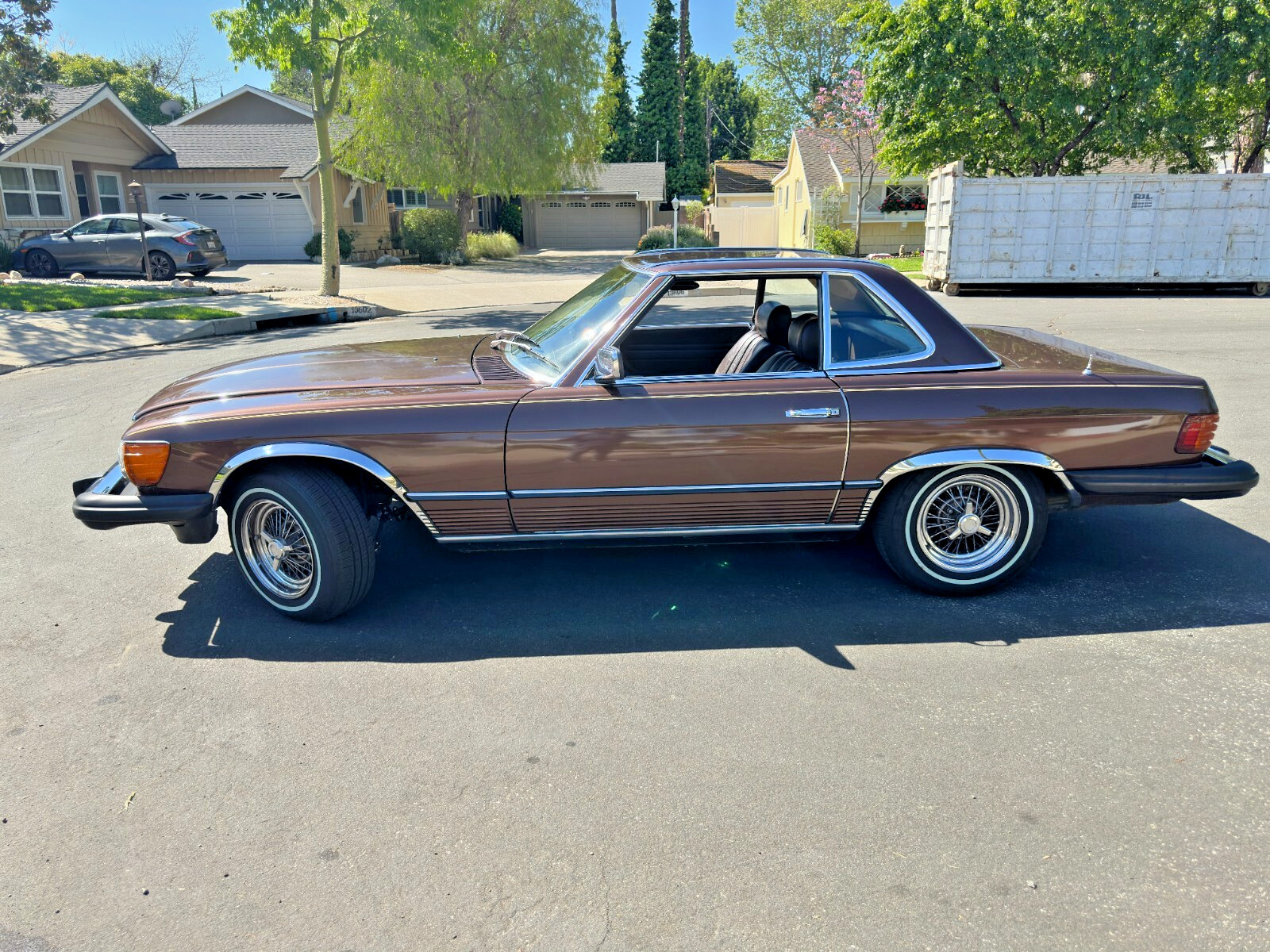 Mercedes-Benz-SL-Class-1981-Convertible-13