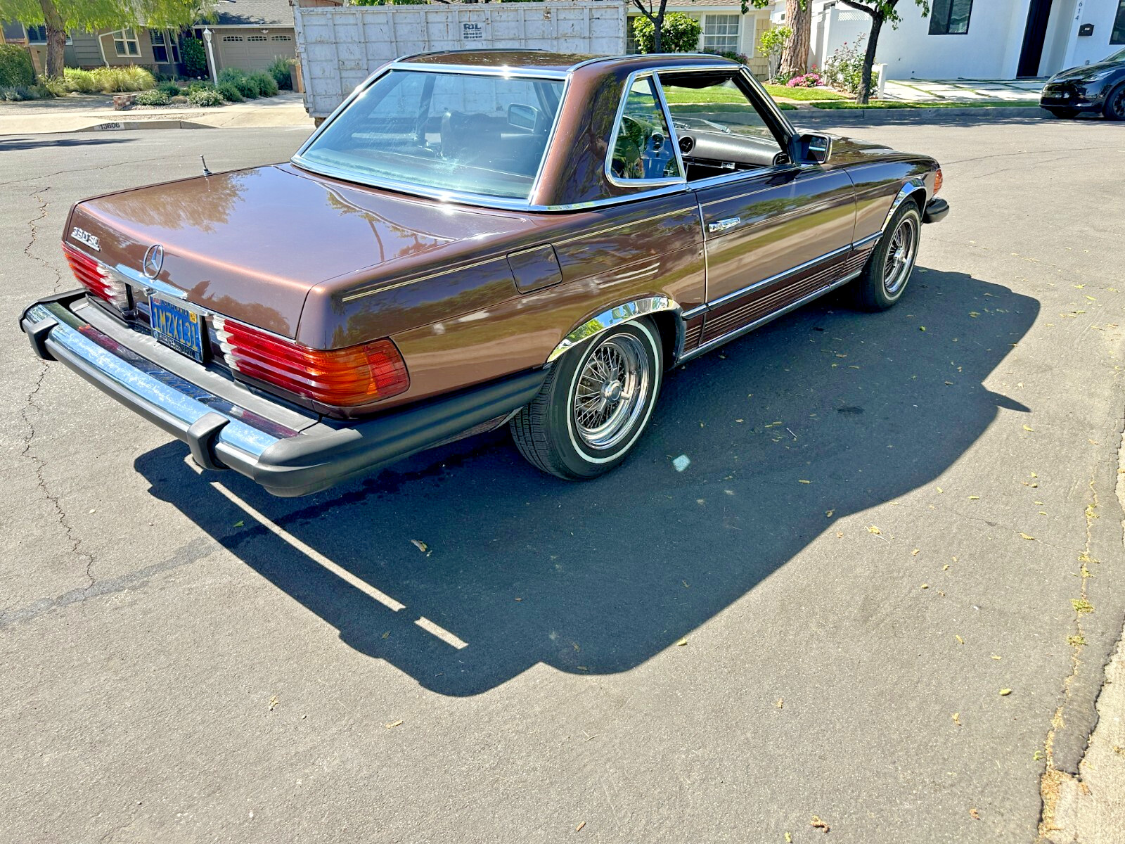 Mercedes-Benz-SL-Class-1981-Convertible-15