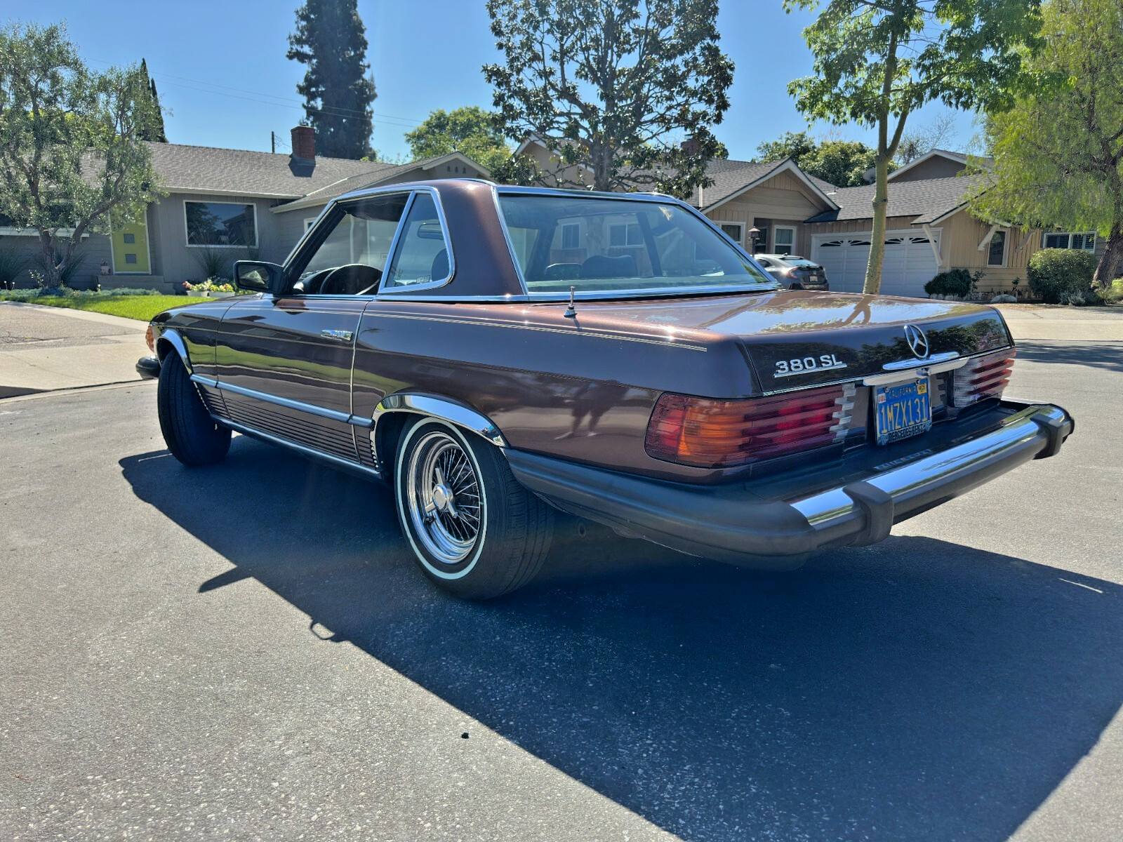 Mercedes-Benz-SL-Class-1981-Convertible-16
