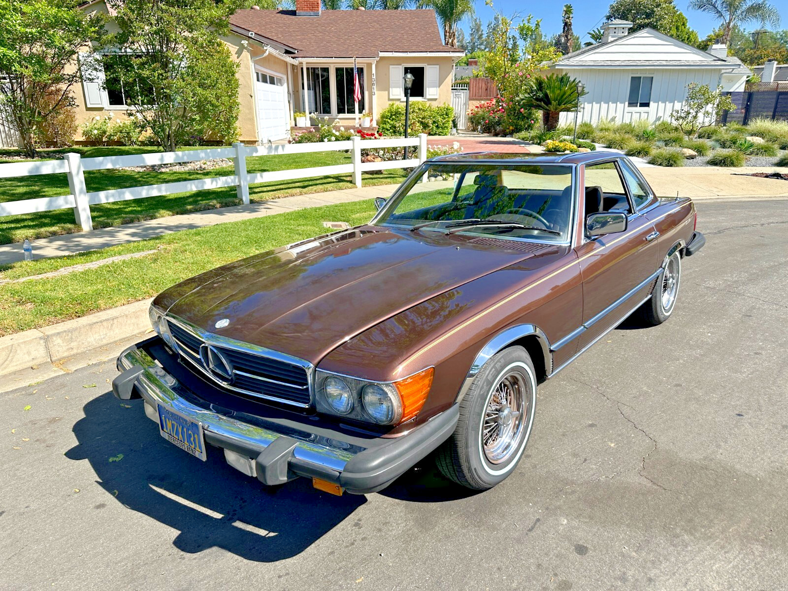 Mercedes-Benz-SL-Class-1981-Convertible-2