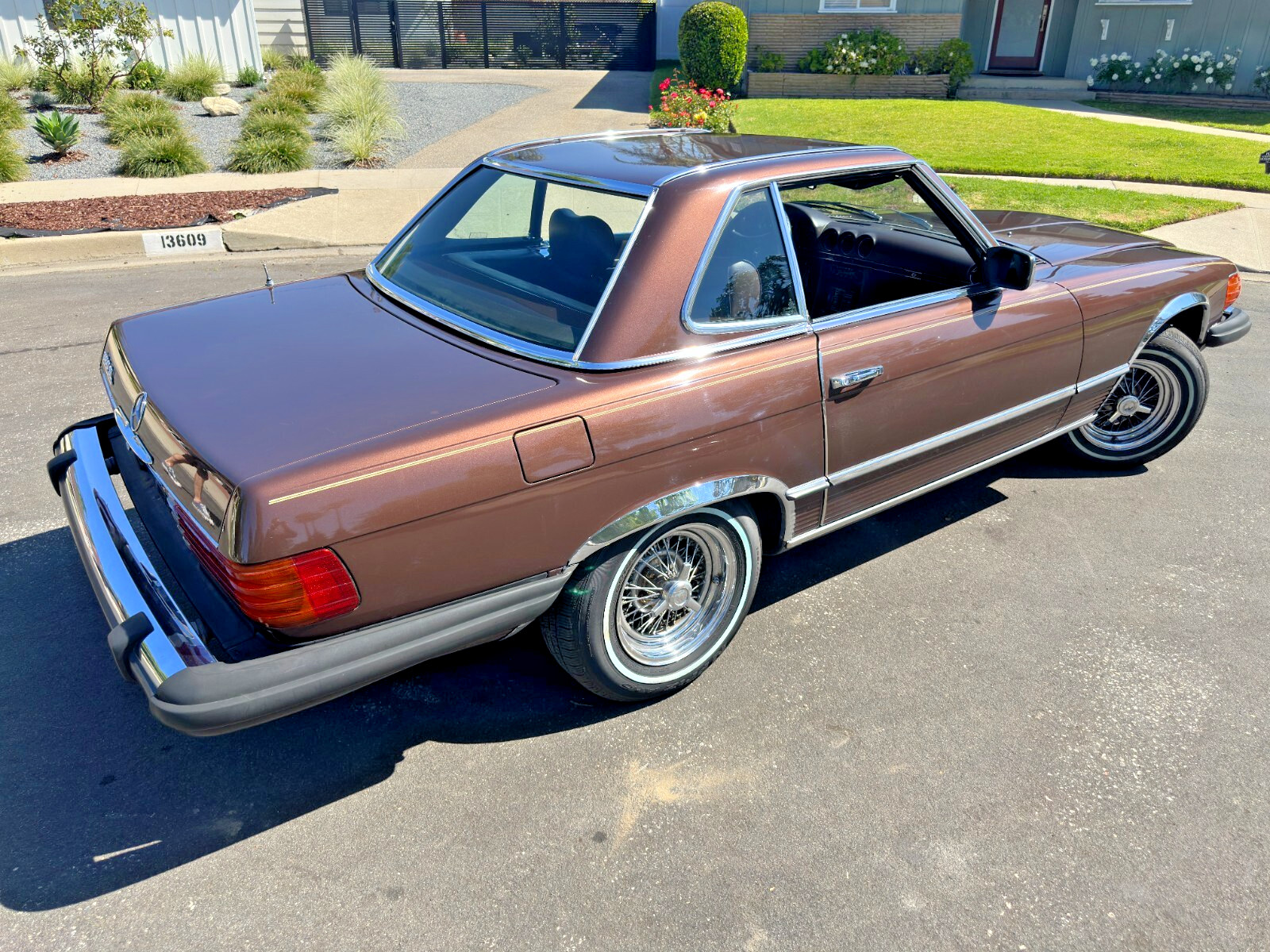 Mercedes-Benz-SL-Class-1981-Convertible-20
