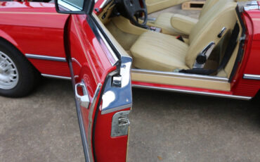 Mercedes-Benz-SL-Class-1981-Convertible-20