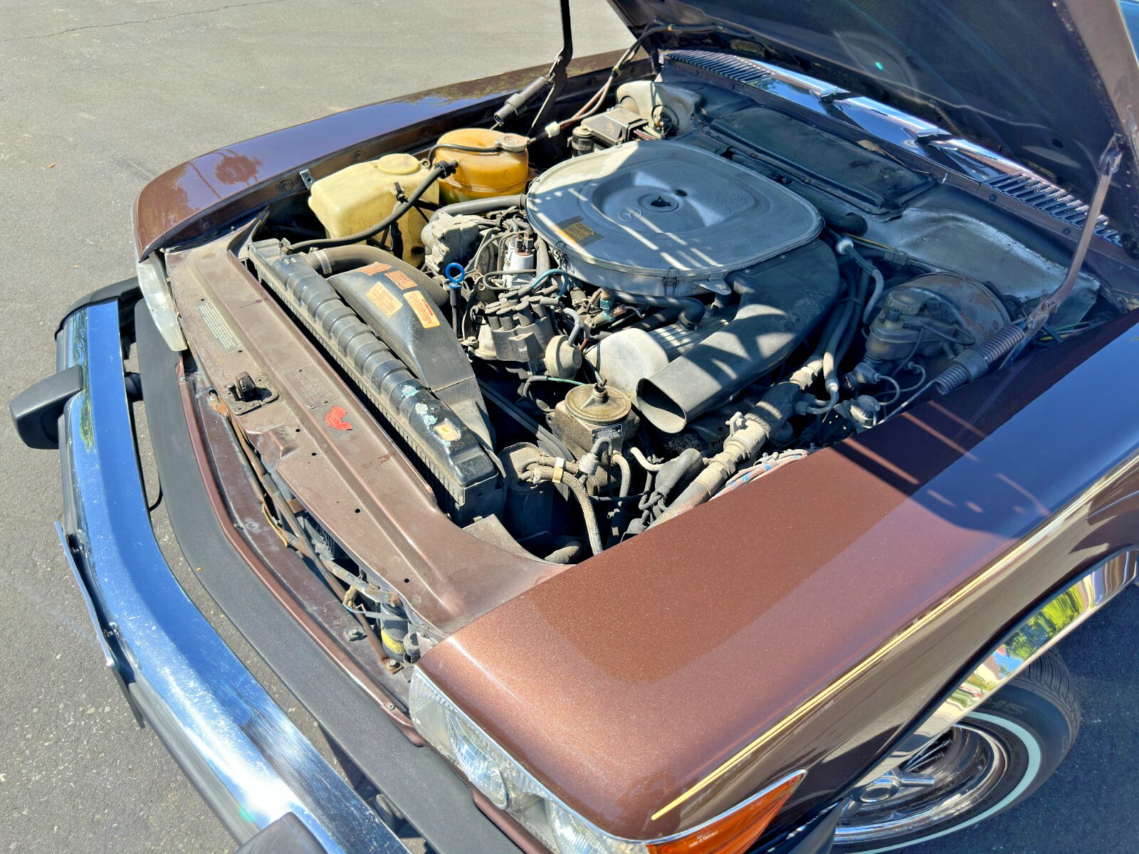 Mercedes-Benz-SL-Class-1981-Convertible-21