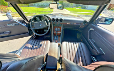 Mercedes-Benz-SL-Class-1981-Convertible-24