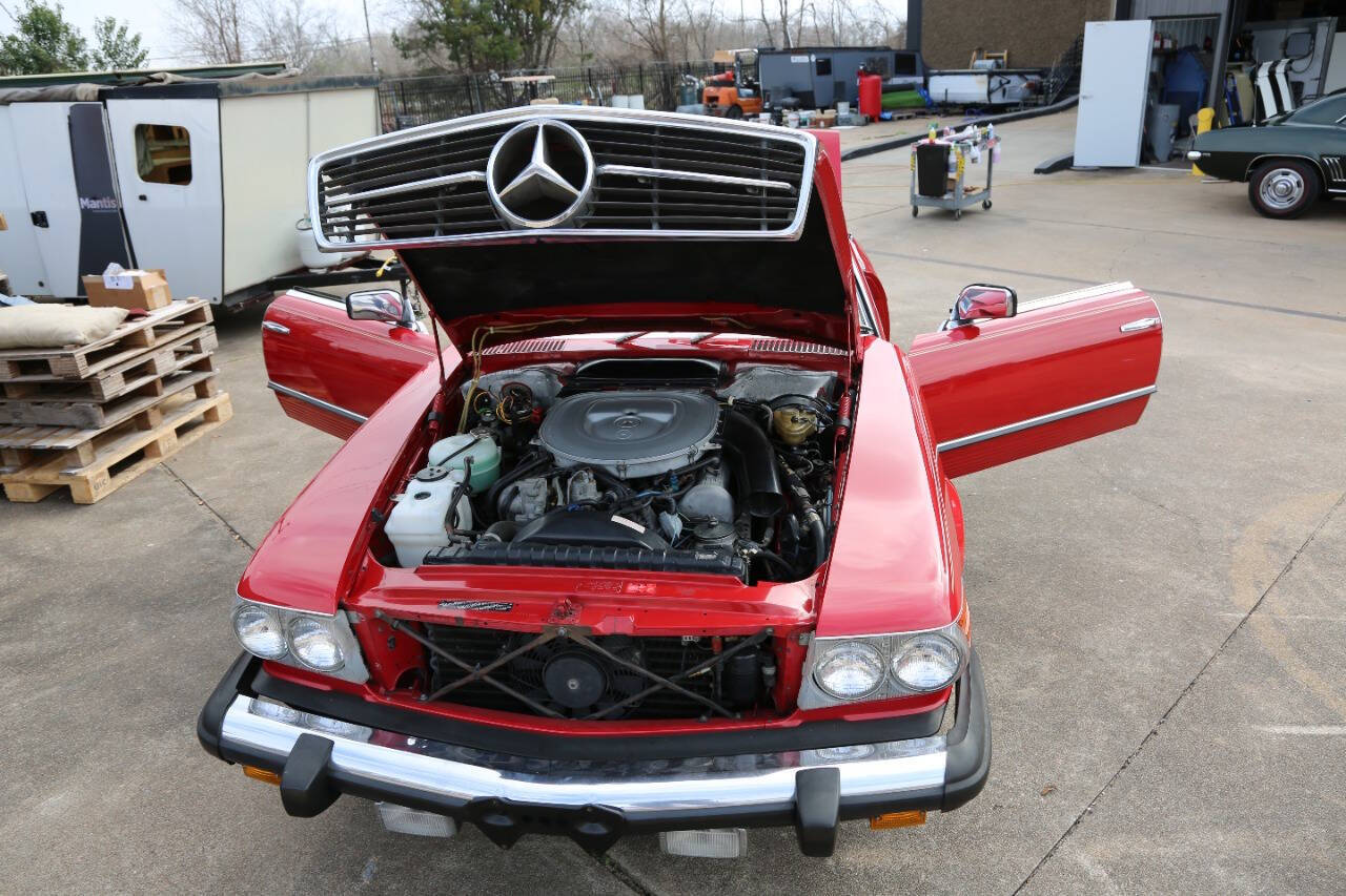 Mercedes-Benz-SL-Class-1981-Convertible-26