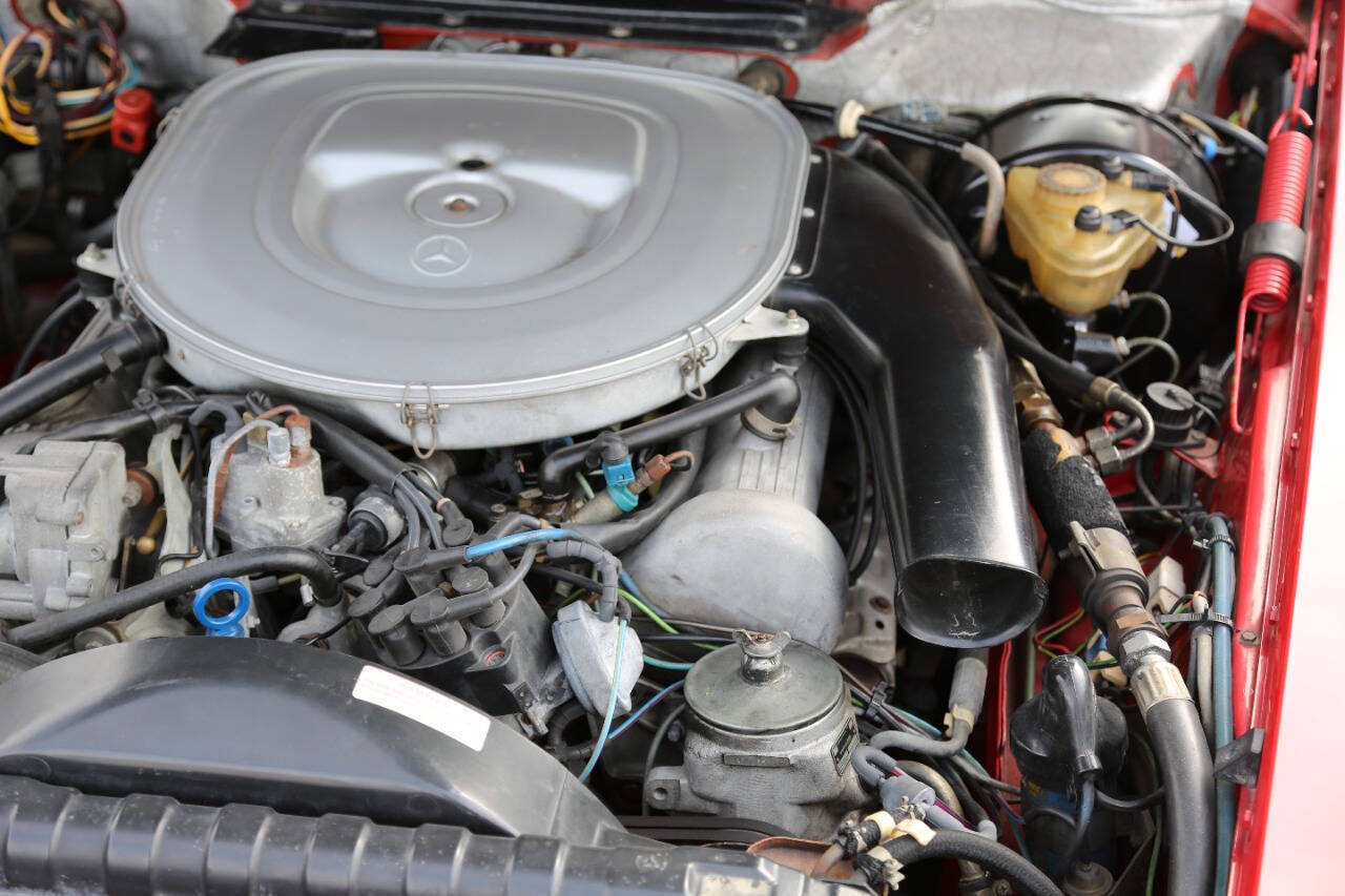 Mercedes-Benz-SL-Class-1981-Convertible-27