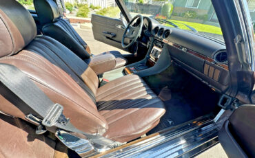Mercedes-Benz-SL-Class-1981-Convertible-28