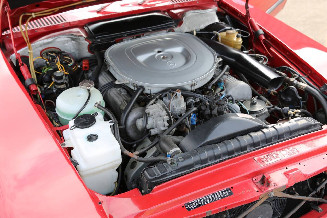 Mercedes-Benz-SL-Class-1981-Convertible-28
