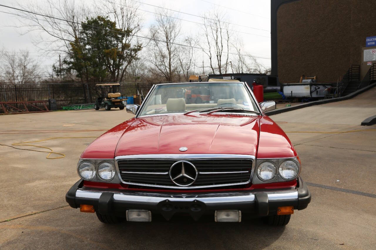 Mercedes-Benz-SL-Class-1981-Convertible-34