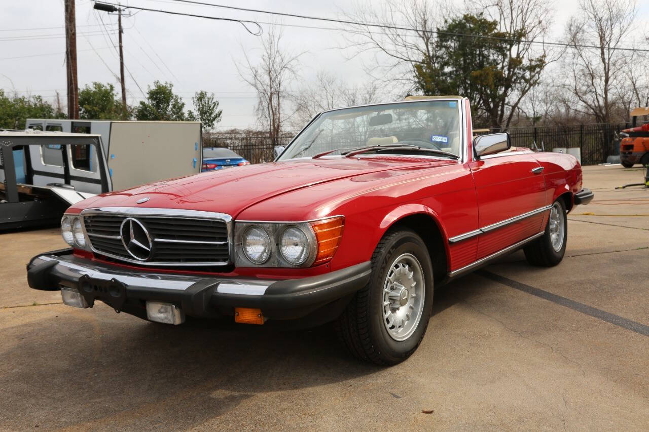 Mercedes-Benz-SL-Class-1981-Convertible-37