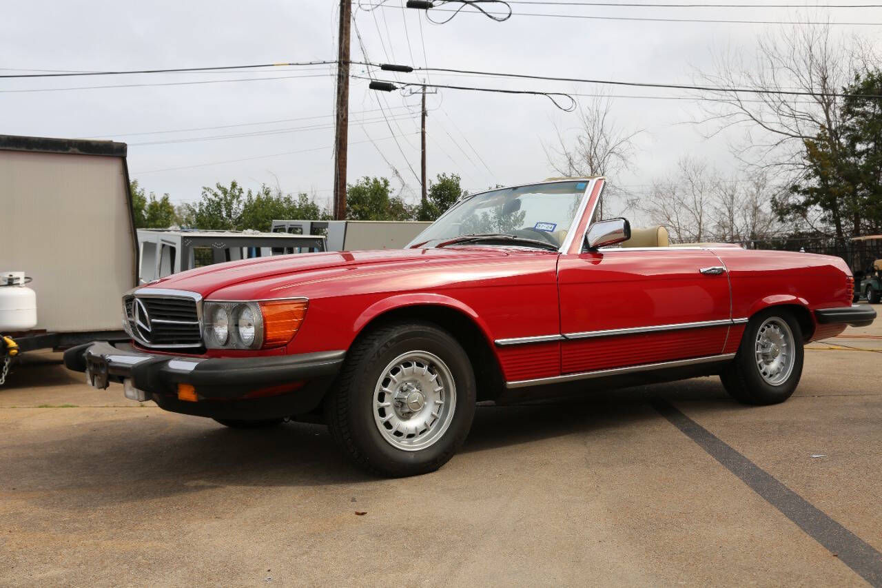 Mercedes-Benz-SL-Class-1981-Convertible-39