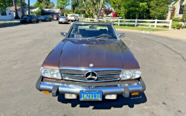 Mercedes-Benz-SL-Class-1981-Convertible-4
