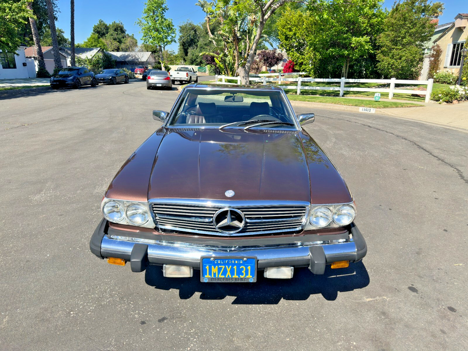 Mercedes-Benz-SL-Class-1981-Convertible-4