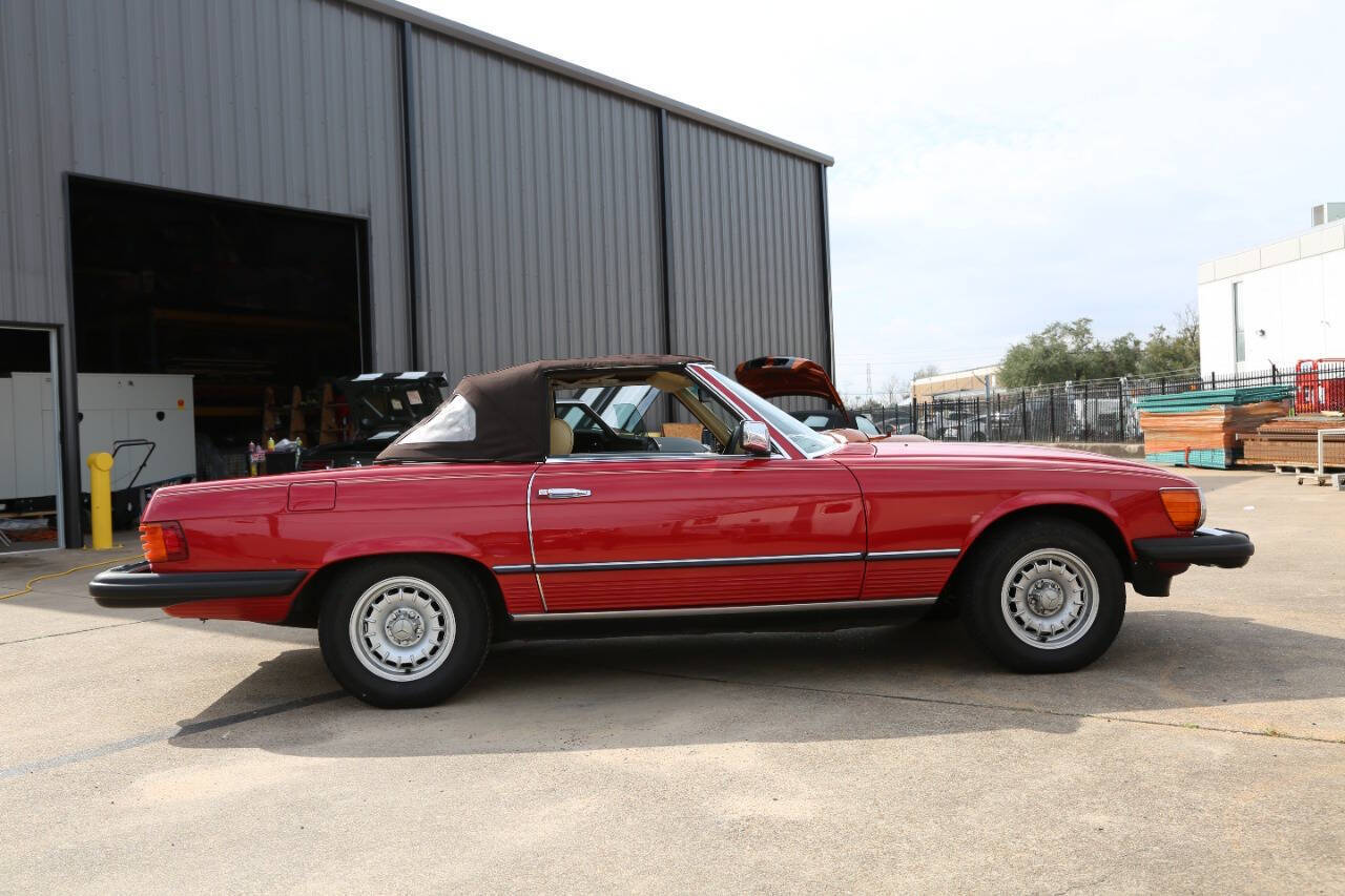 Mercedes-Benz-SL-Class-1981-Convertible-5