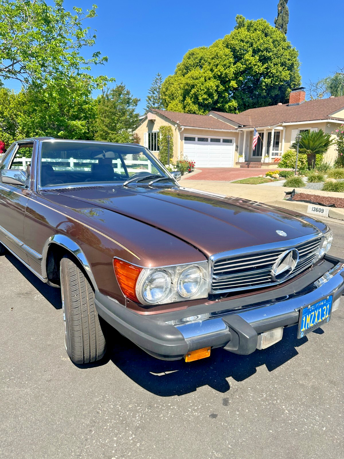 Mercedes-Benz-SL-Class-1981-Convertible-7