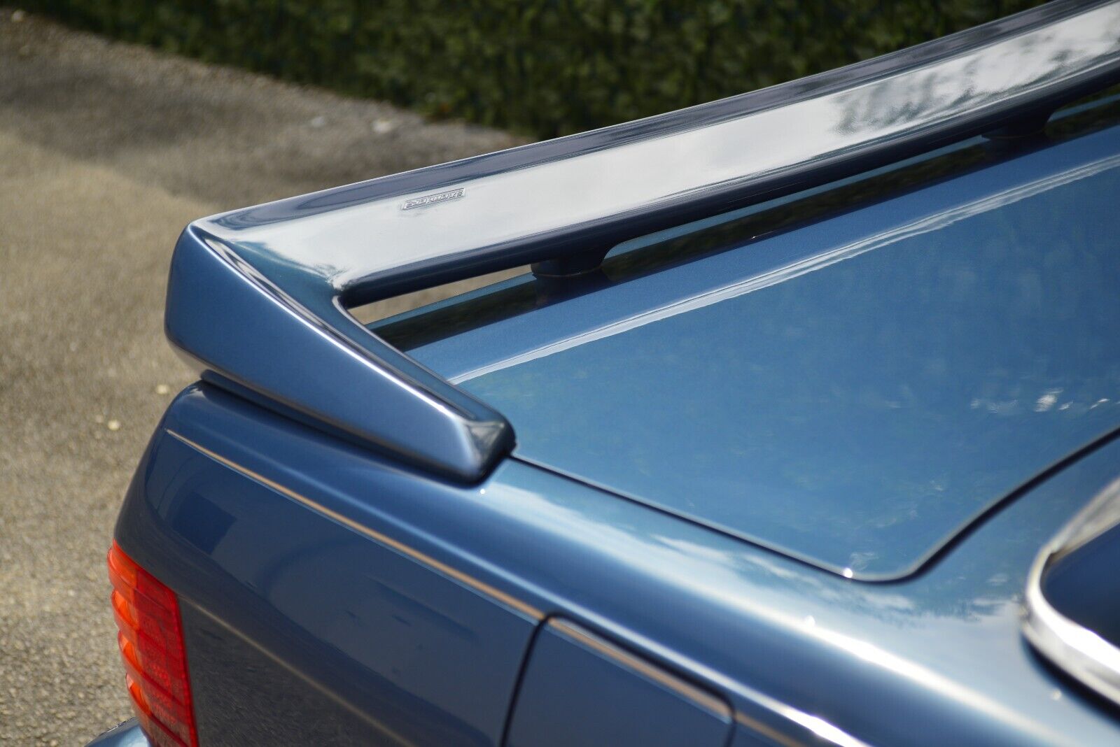Mercedes-Benz-SL-Class-1984-Convertible-10