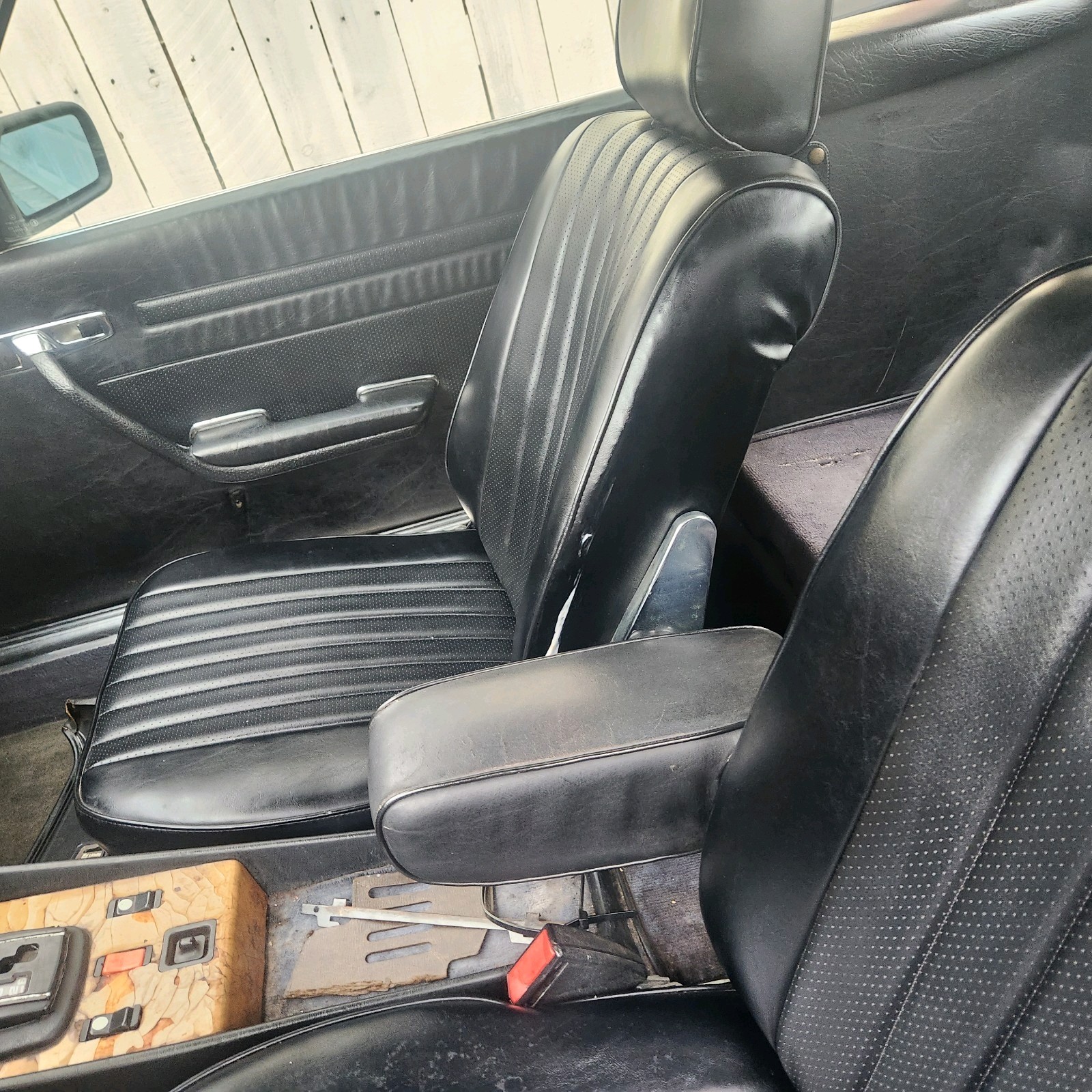 Mercedes-Benz-SL-Class-1984-Convertible-12