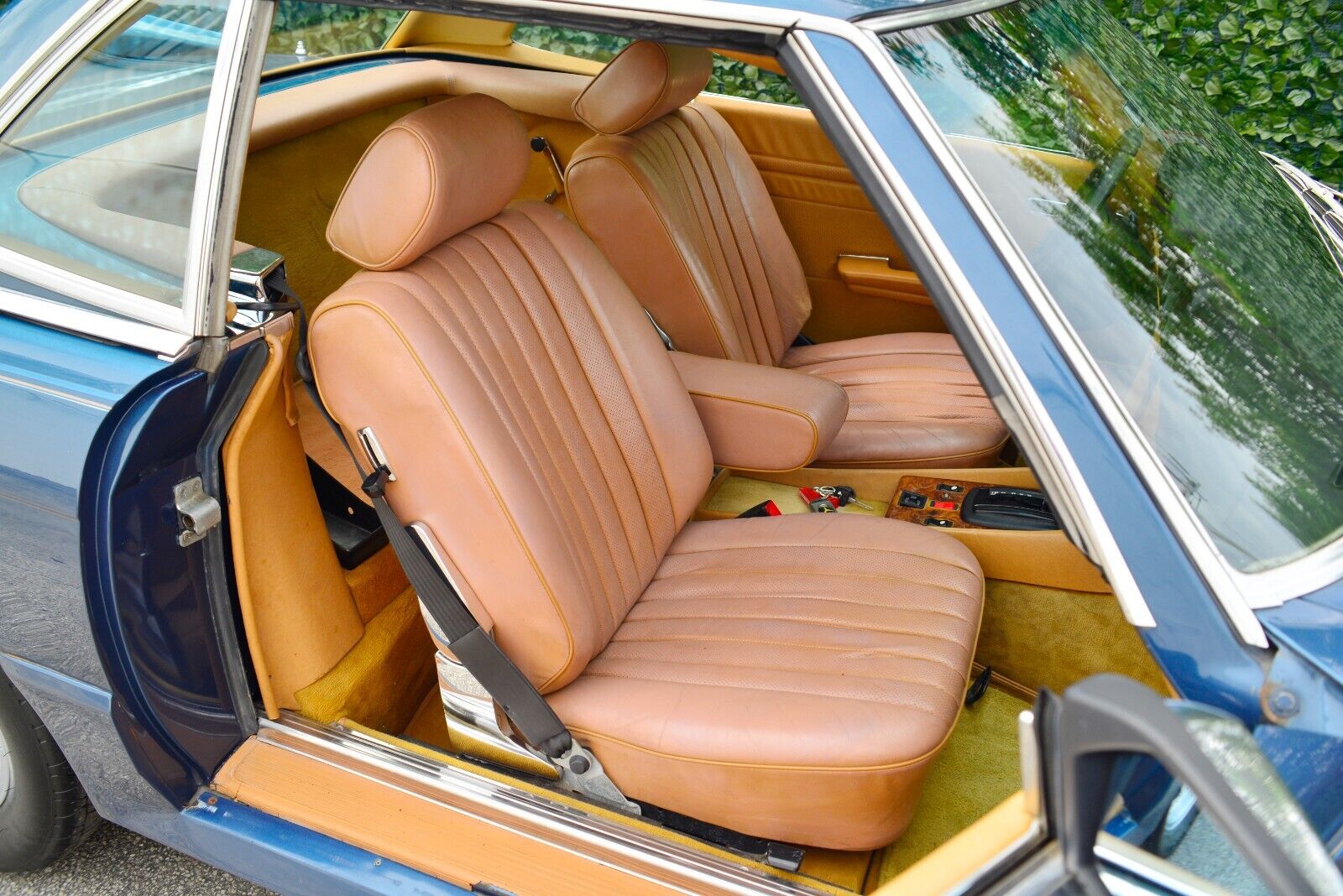 Mercedes-Benz-SL-Class-1984-Convertible-16