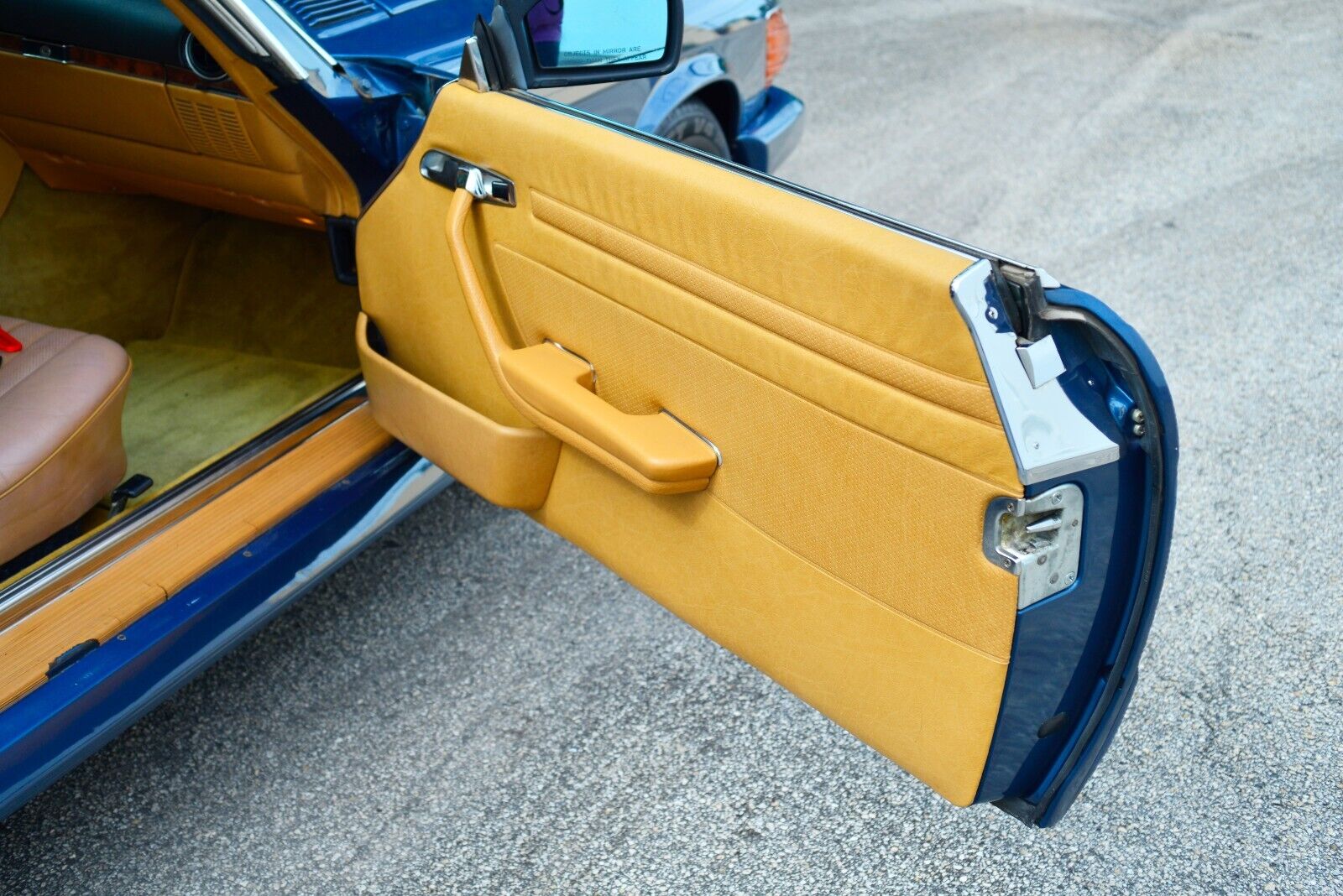 Mercedes-Benz-SL-Class-1984-Convertible-18