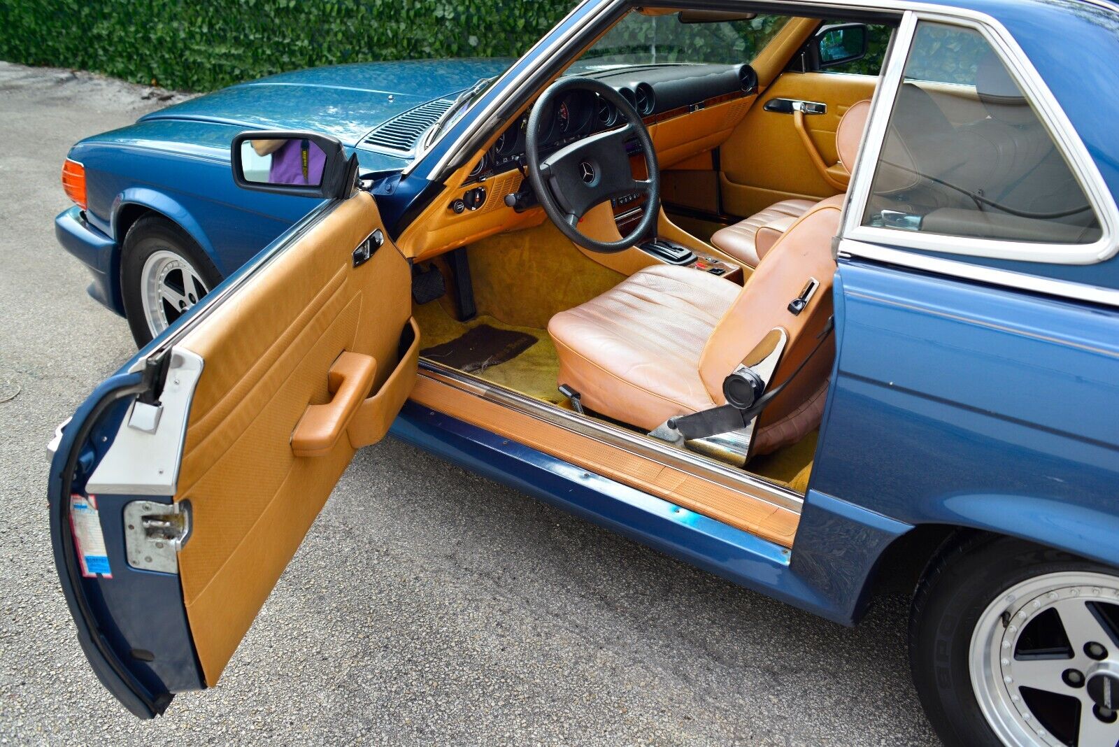 Mercedes-Benz-SL-Class-1984-Convertible-20