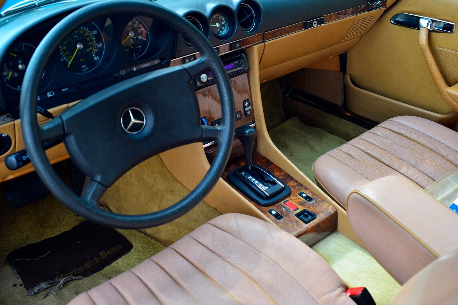 Mercedes-Benz-SL-Class-1984-Convertible-22