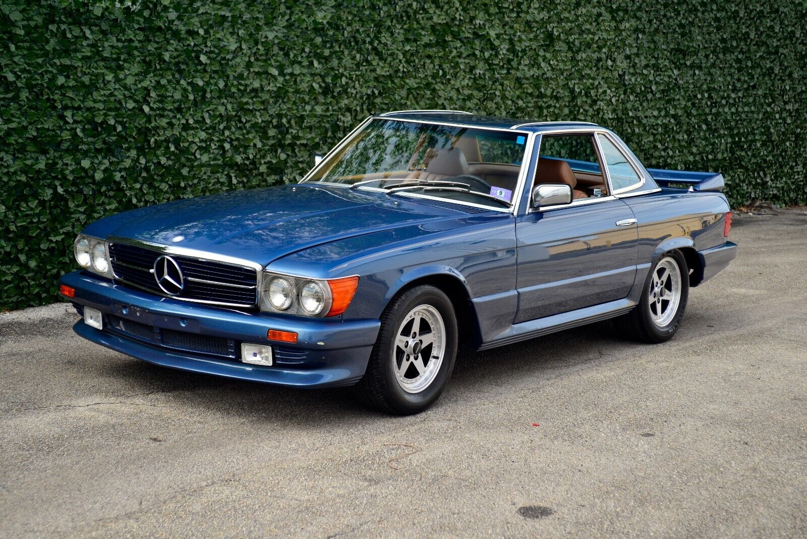 Mercedes-Benz-SL-Class-1984-Convertible-27