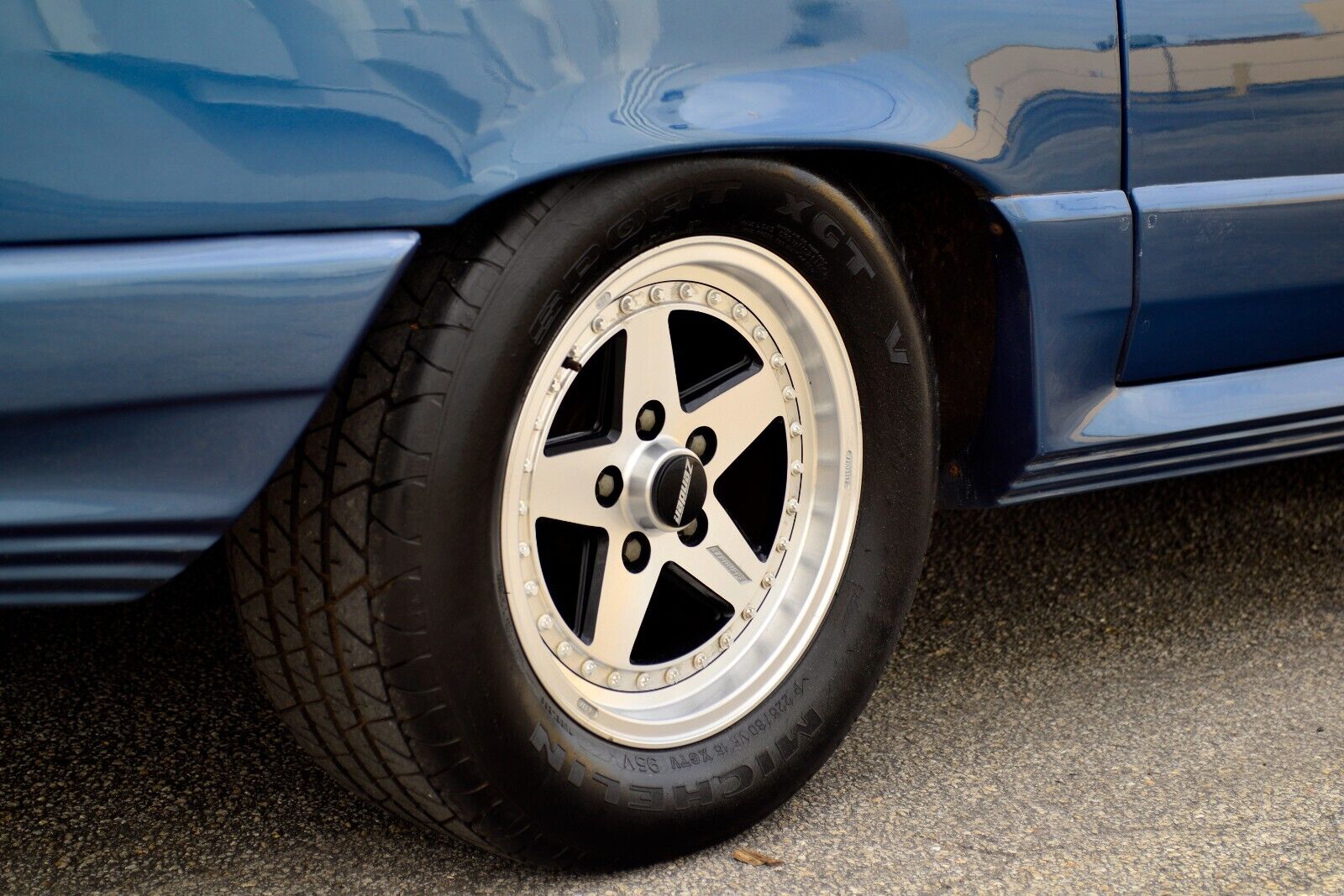 Mercedes-Benz-SL-Class-1984-Convertible-9