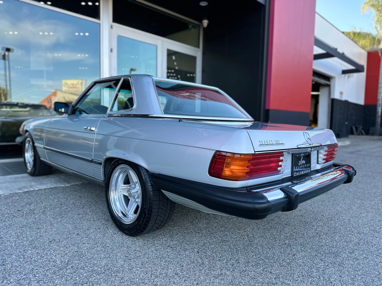Mercedes-Benz-SL-Class-1985-Convertible-11