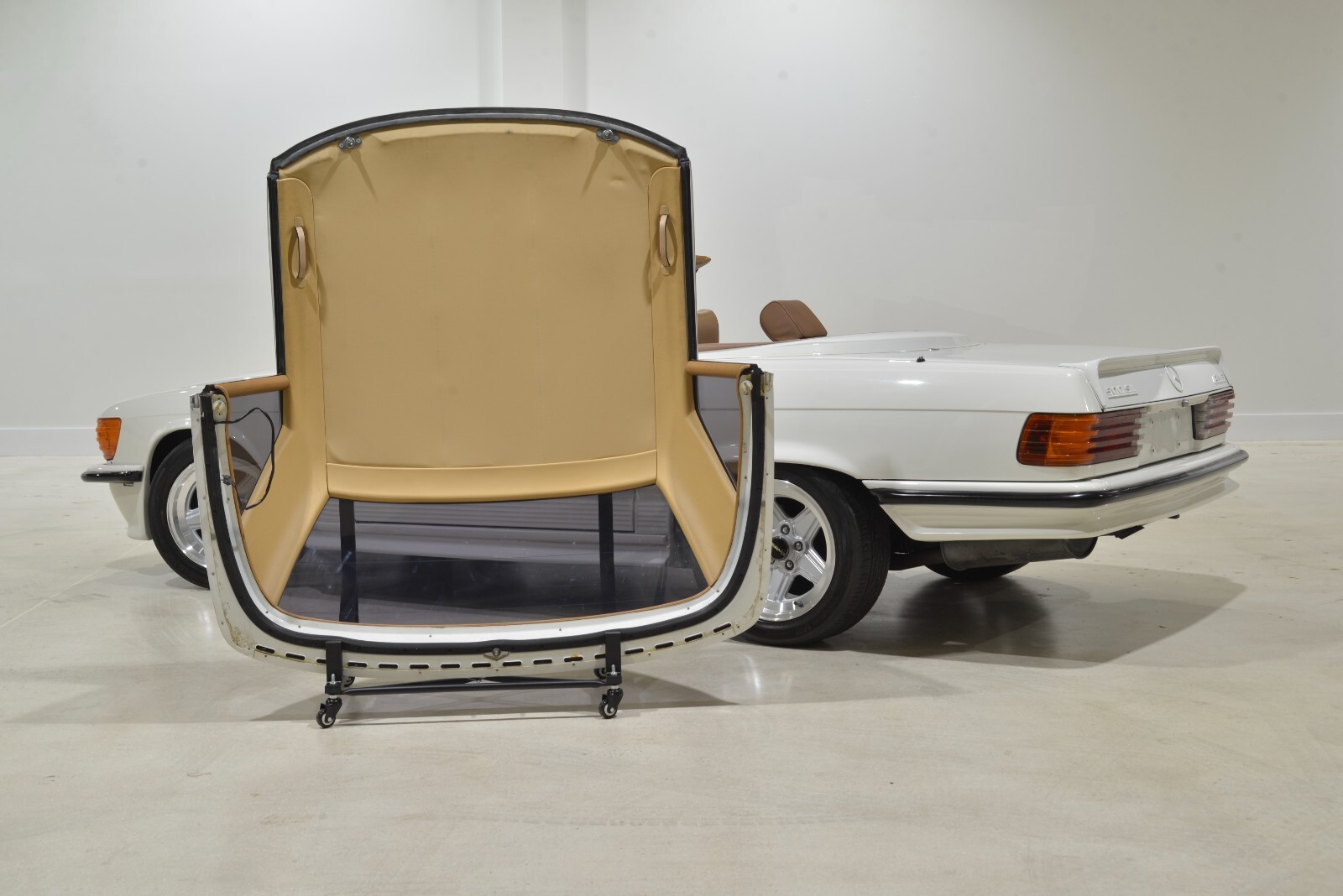 Mercedes-Benz-SL-Class-1985-Convertible-12