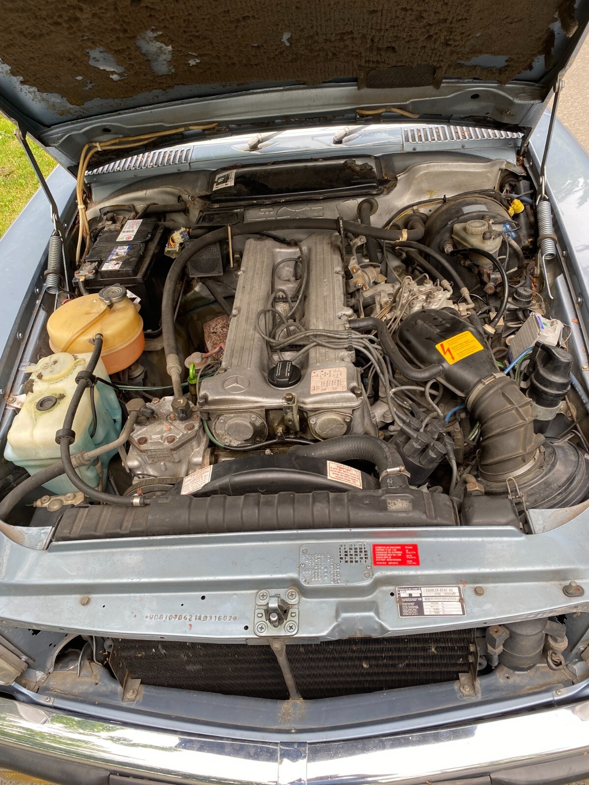 Mercedes-Benz-SL-Class-1985-Convertible-13